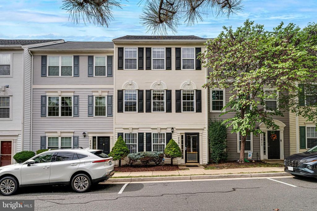 22973 WHITEHALL TER, Sterling, VA 20166
