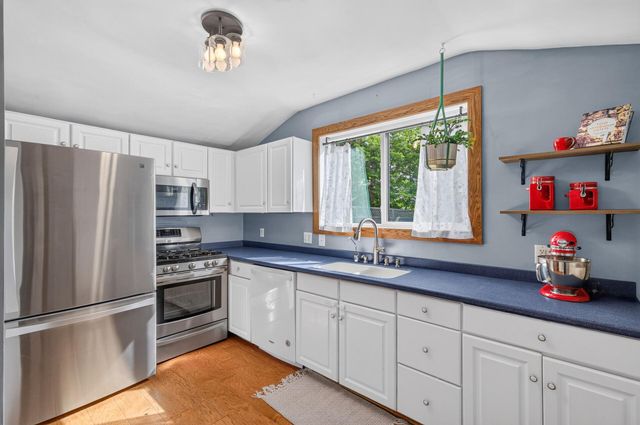 517 Sidney Street E, Saint Paul, MN 55107
