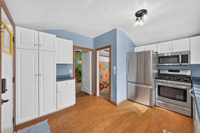 517 Sidney Street E, Saint Paul, MN 55107