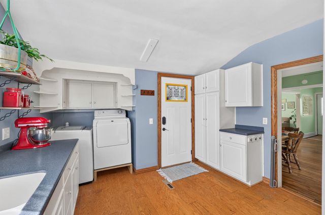 517 Sidney Street E, Saint Paul, MN 55107