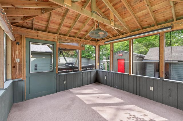 517 Sidney Street E, Saint Paul, MN 55107