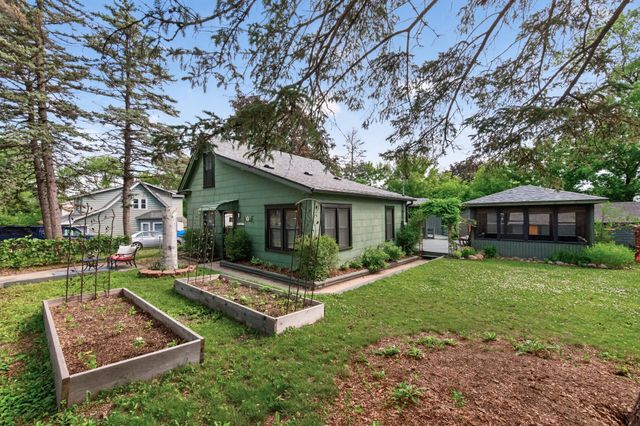 517 Sidney Street E, Saint Paul, MN 55107