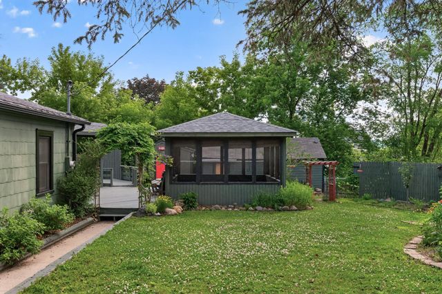 517 Sidney Street E, Saint Paul, MN 55107