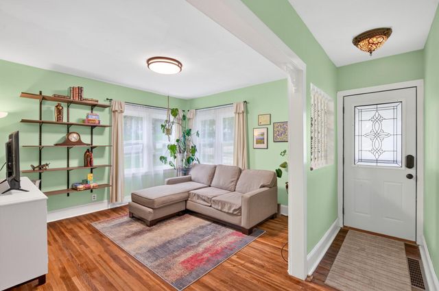 517 Sidney Street E, Saint Paul, MN 55107