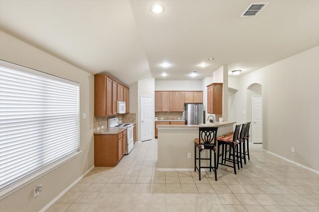 9125 Rainland Court, Arlington, TX 76002