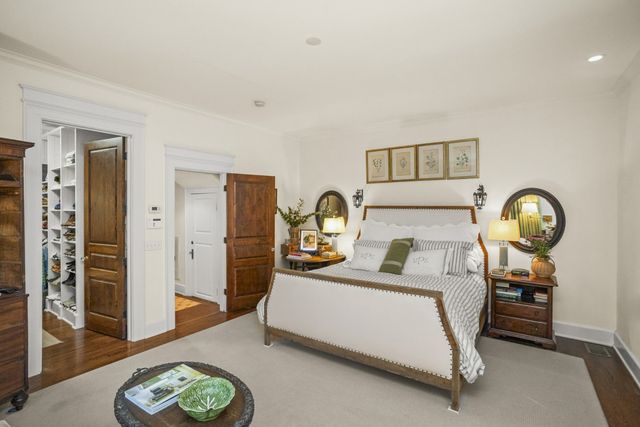 215 Lynnwood Blvd, Nashville, TN 37205