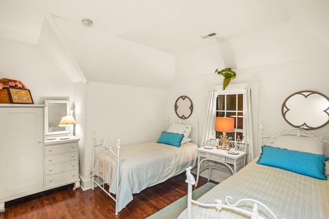 215 Lynnwood Blvd, Nashville, TN 37205