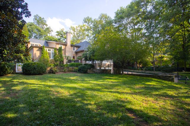 215 Lynnwood Blvd, Nashville, TN 37205