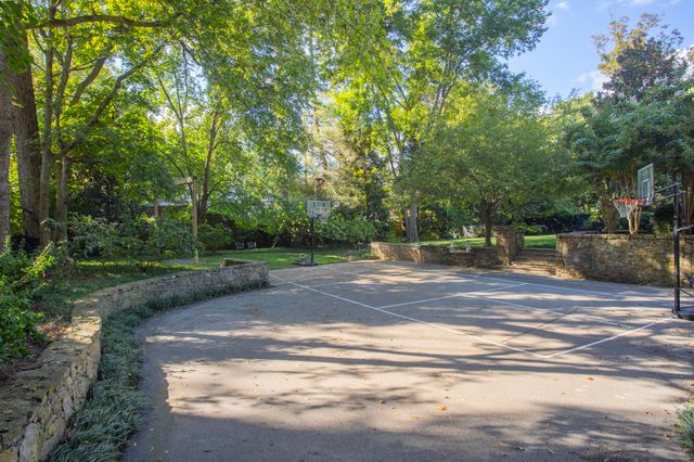 215 Lynnwood Blvd, Nashville, TN 37205