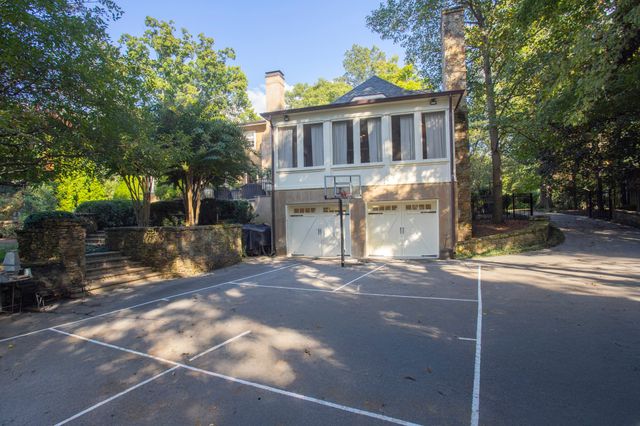 215 Lynnwood Blvd, Nashville, TN 37205