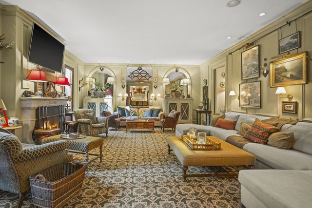 215 Lynnwood Blvd, Nashville, TN 37205