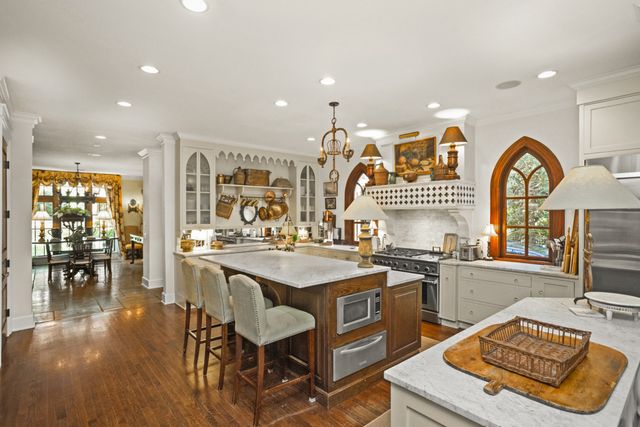 215 Lynnwood Blvd, Nashville, TN 37205