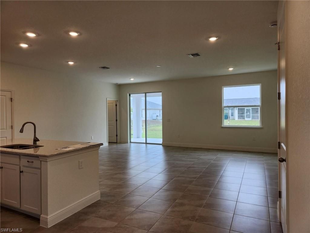 4008 7th ST SW, LEHIGH ACRES, FL 33976 — photo 3
