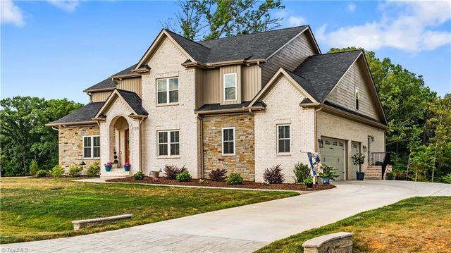 8198 Rob Roy Drive, Summerfield, NC 27358
