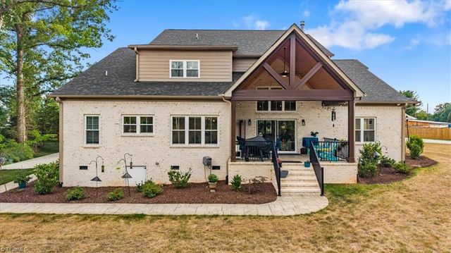 8198 Rob Roy Drive, Summerfield, NC 27358