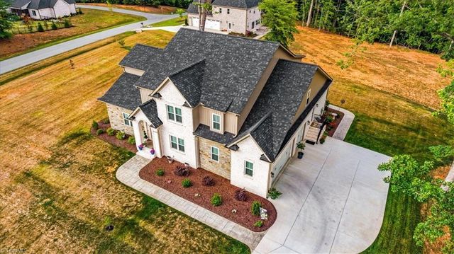 8198 Rob Roy Drive, Summerfield, NC 27358