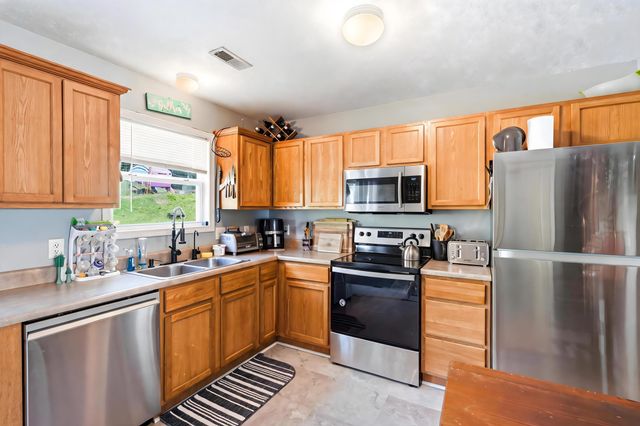 1027 Meadow Lane, Merriam Woods, MO 65740