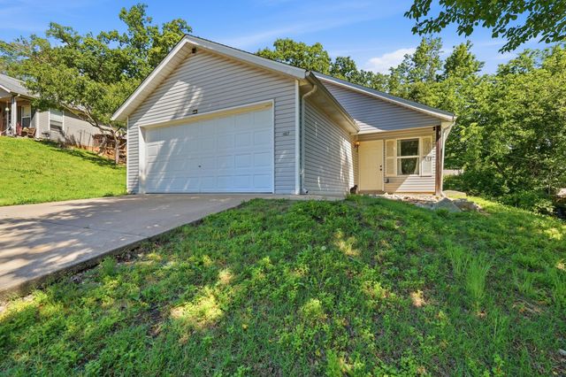 1027 Meadow Lane, Merriam Woods, MO 65740
