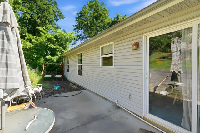 1027 Meadow Lane, Merriam Woods, MO 65740