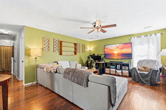 1027 Meadow Lane, Merriam Woods, MO 65740