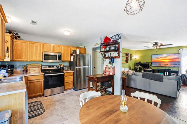 1027 Meadow Lane, Merriam Woods, MO 65740
