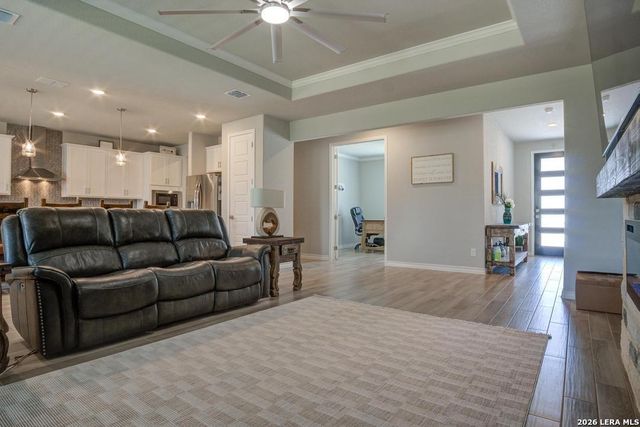 237 Bryant Park, Castroville, TX 78009