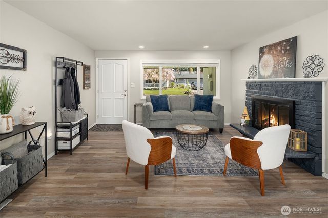 1067 Anacortes Avenue NE, Renton, WA 98059