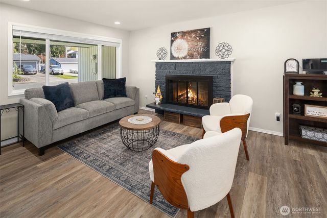 1067 Anacortes Avenue NE, Renton, WA 98059
