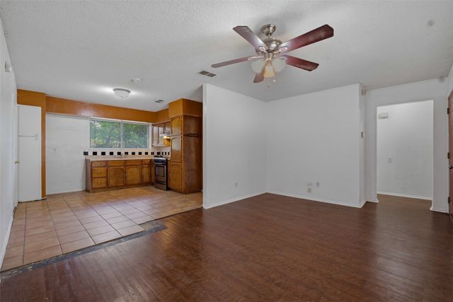 4577 Bonanza Lane, Dallas, TX 75211