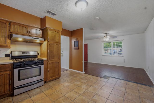 4577 Bonanza Lane, Dallas, TX 75211