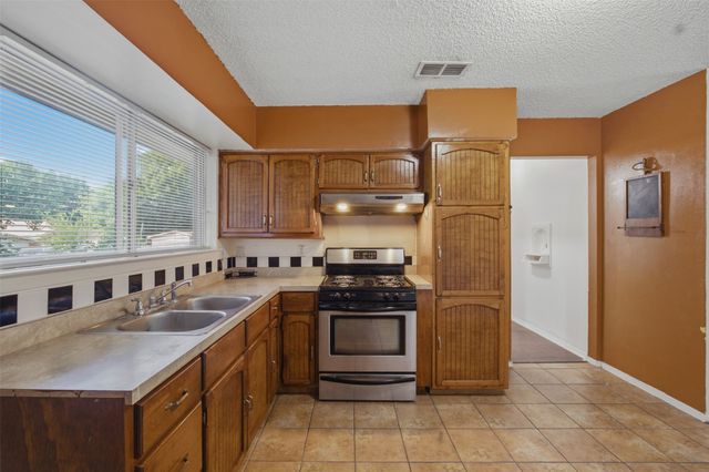 4577 Bonanza Lane, Dallas, TX 75211