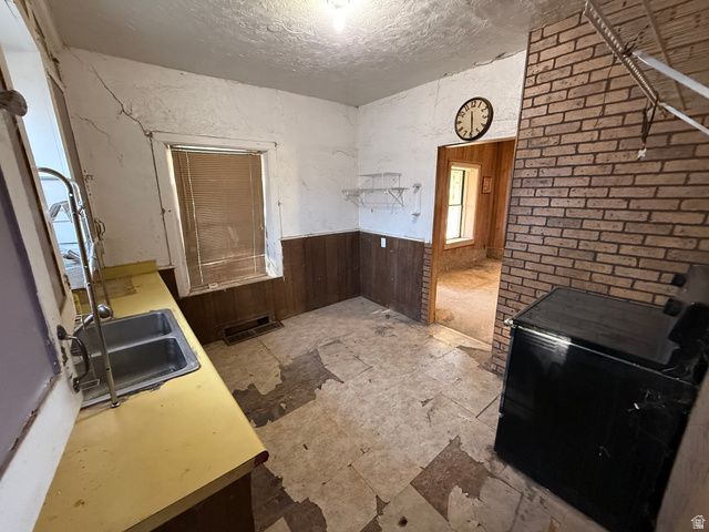 110 W CLARK ST, Grantsville, UT 84029