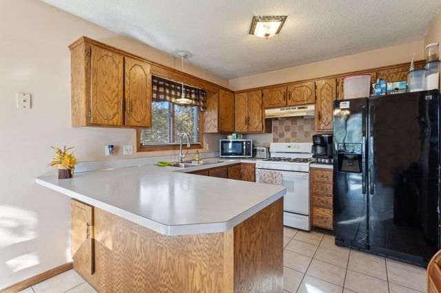 1501 80th Avenue N, Brooklyn Park, MN 55444