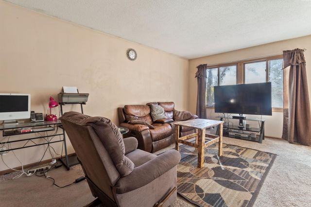 1501 80th Avenue N, Brooklyn Park, MN 55444