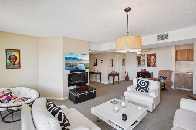 455 ALT 19 S 42, Palm Harbor, FL 34683