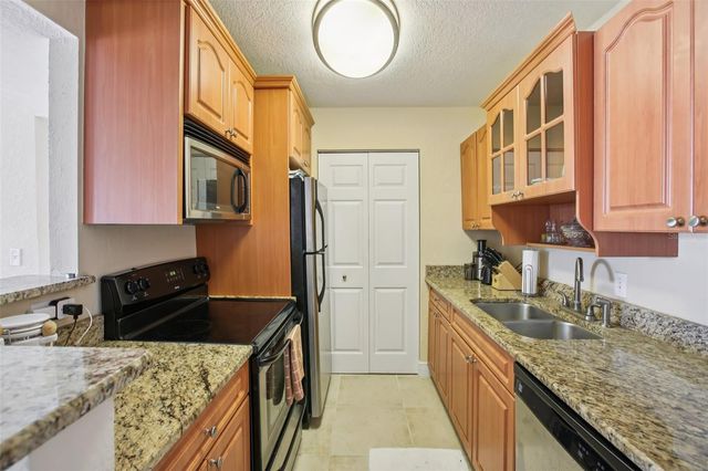 455 ALT 19 S 42, Palm Harbor, FL 34683