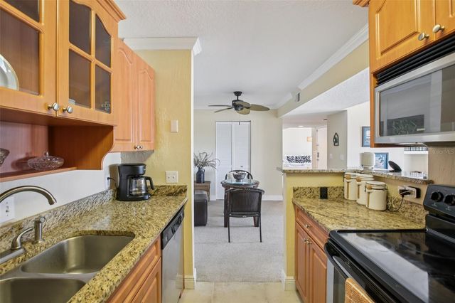 455 ALT 19 S 42, Palm Harbor, FL 34683