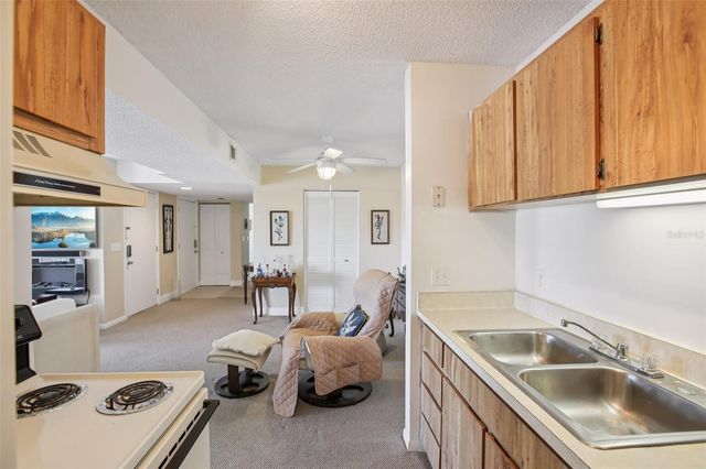 455 ALT 19 S 42, Palm Harbor, FL 34683