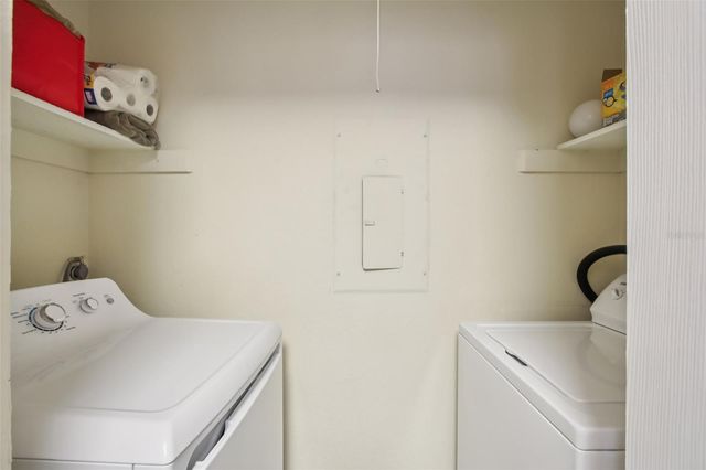 455 ALT 19 S 42, Palm Harbor, FL 34683