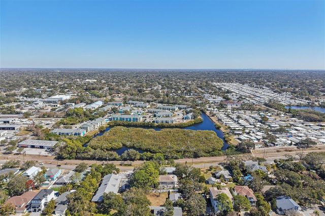 455 ALT 19 S 42, Palm Harbor, FL 34683