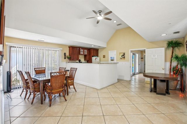 455 ALT 19 S 42, Palm Harbor, FL 34683