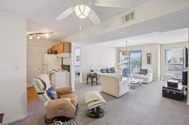 455 ALT 19 S 42, Palm Harbor, FL 34683