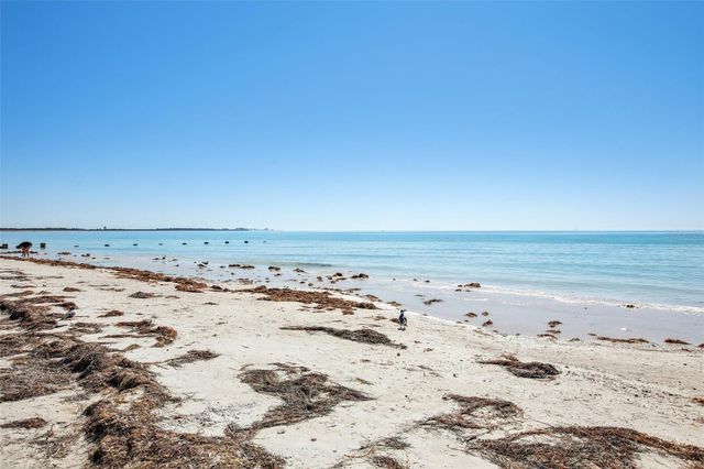 455 ALT 19 S 42, Palm Harbor, FL 34683