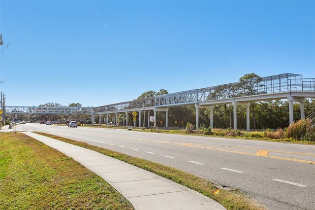 455 ALT 19 S 42, Palm Harbor, FL 34683