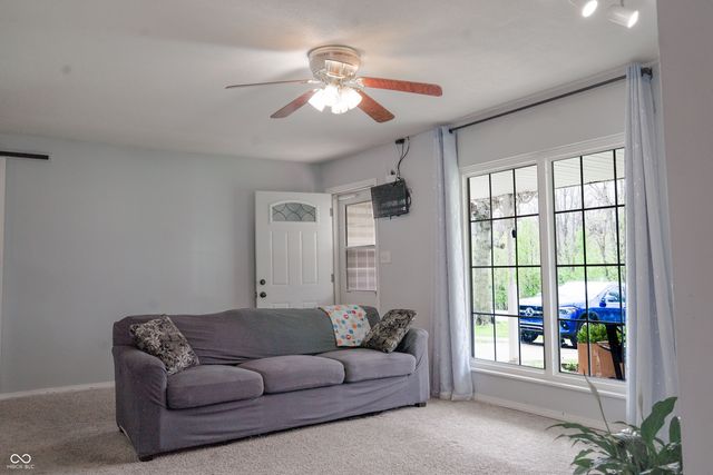 8203 Railroad Road, Indianapolis, IN 46217