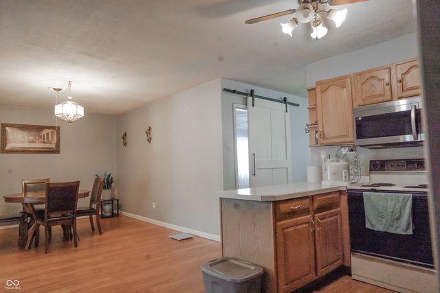 8203 Railroad Road, Indianapolis, IN 46217