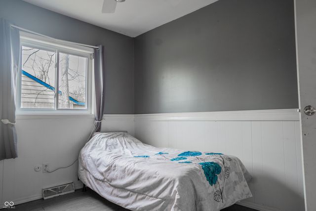 8203 Railroad Road, Indianapolis, IN 46217