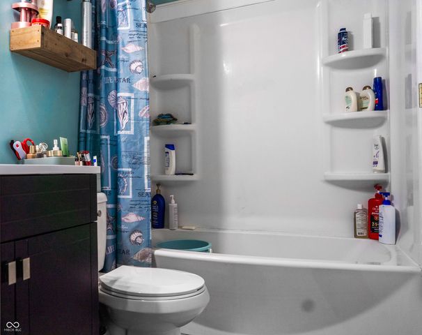 8203 Railroad Road, Indianapolis, IN 46217