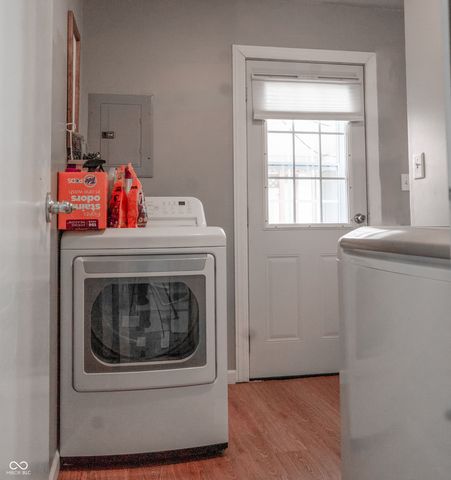 8203 Railroad Road, Indianapolis, IN 46217