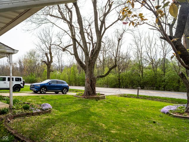 8203 Railroad Road, Indianapolis, IN 46217